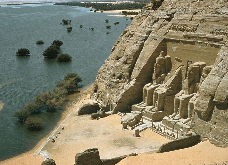 Abu-Simbel.jpg